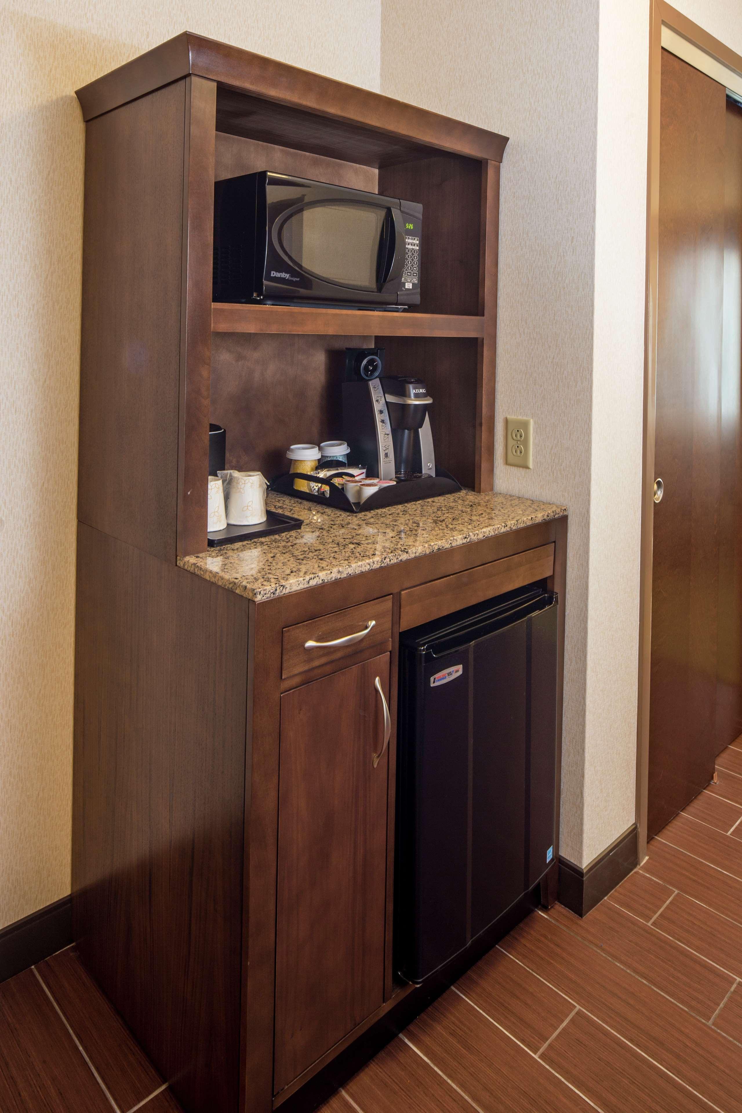 Hilton Garden Inn Uniontown Εξωτερικό φωτογραφία