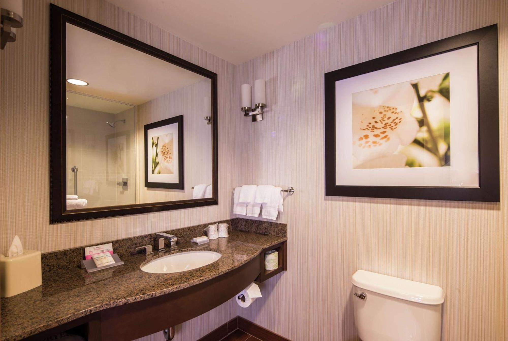 Hilton Garden Inn Uniontown Εξωτερικό φωτογραφία