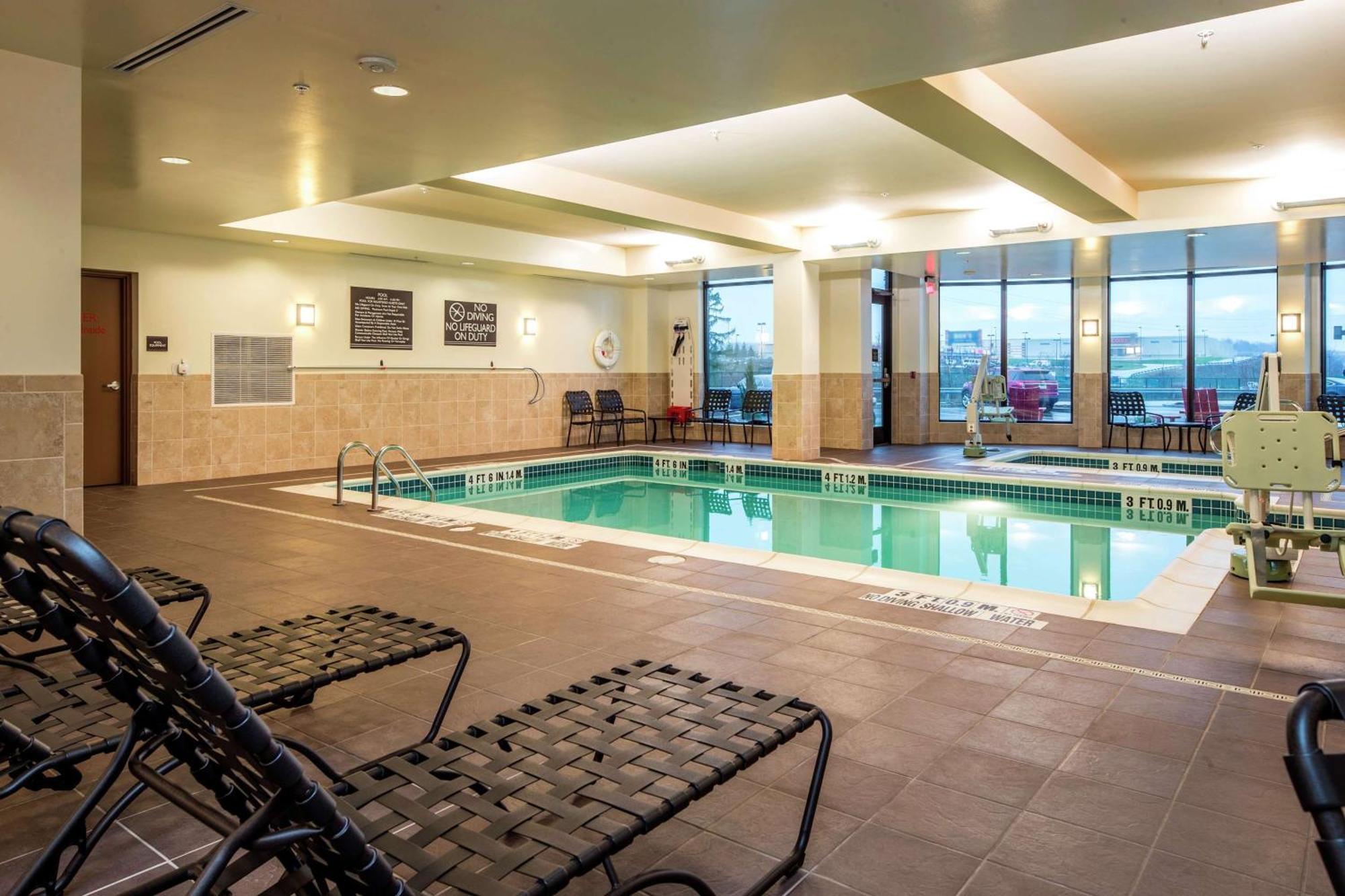 Hilton Garden Inn Uniontown Εξωτερικό φωτογραφία